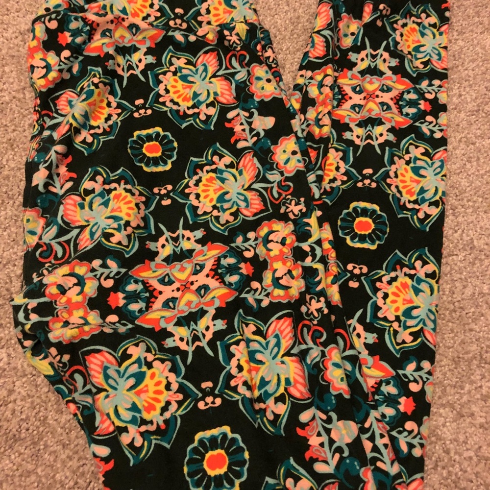 Lularoe TC floral leggings